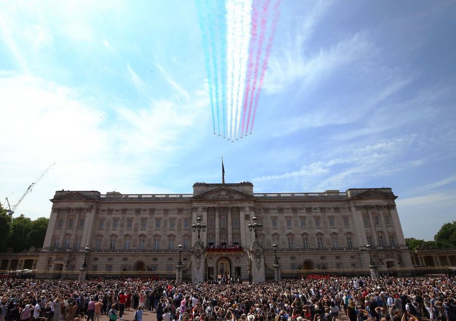 Things to do for The Queen's Jubilee Weekend - Attend the Trooping the Colour event in London