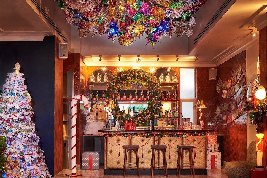 If you wish to be at a walking distance from London's infamous Christmas Light, definitely book your stay at the Henrietta for the best Christmas vibes.