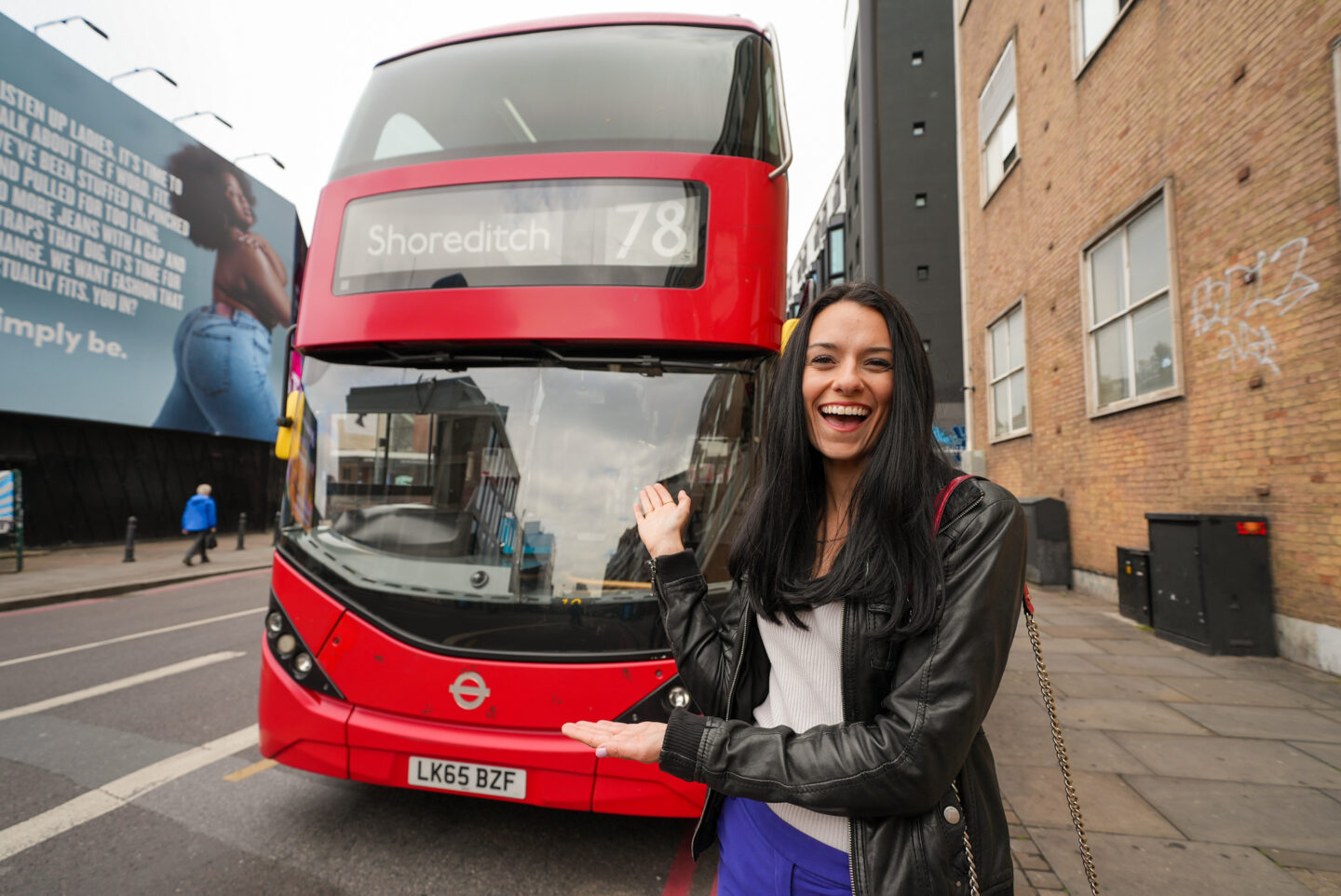 10 Important Things to Know Before Visiting London - Best transport methods in London - how to take a red bus in London