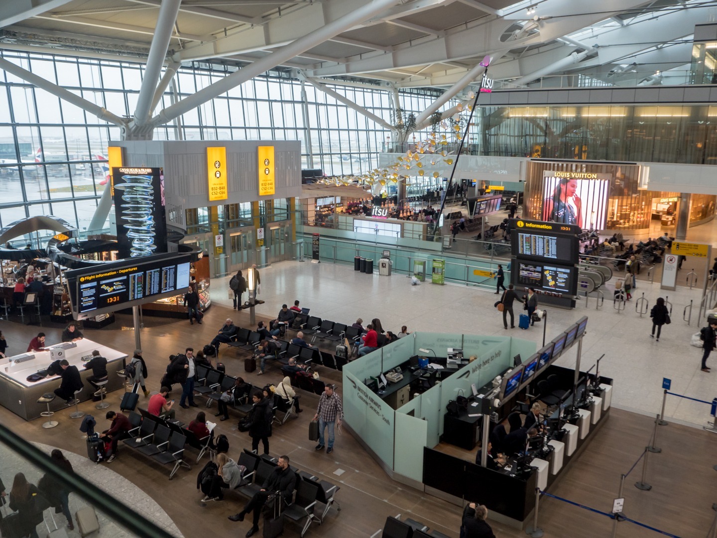 Heathrow Aiport Guide - 10 Things to Know Before Visiting London Heathrow Airport