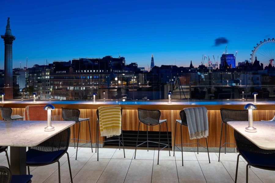 How to maximise your time when visiting London- Book your hotels in a place which is well connected to the other parts of the city. The above image shows the view of Central London from a hotel rooftop, showing the attractions that are accessible from this accomodation.