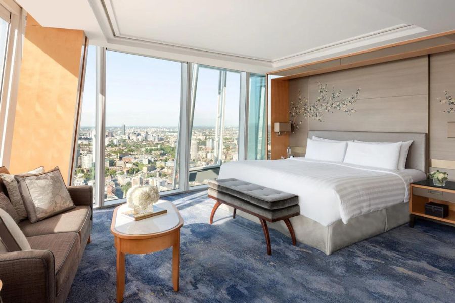Abundantly lit presidential suite at Shangri-La overlooking the view of London