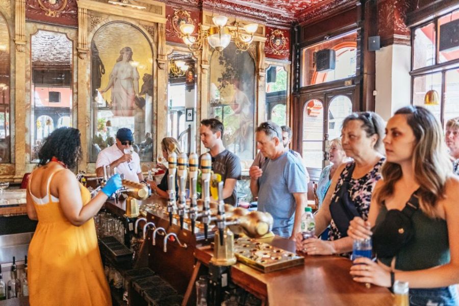 Learn more about the history of London pubs over a pint in one of the evening London tours.