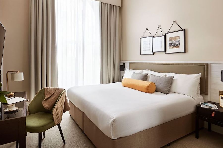 8 Great London Hotels with Adjoining Rooms - Top hotels in London for a group or big family