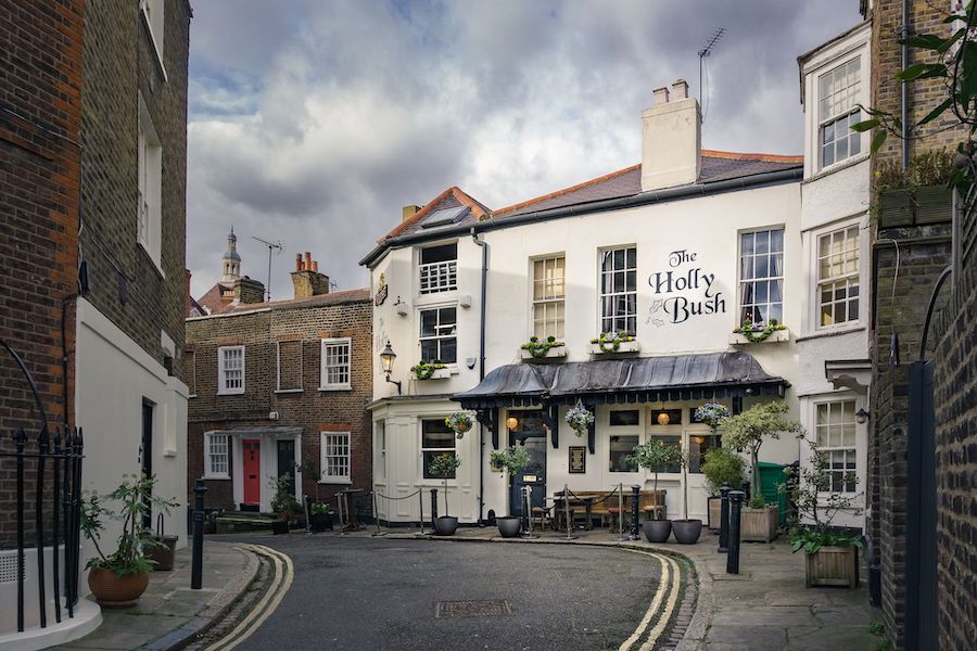 Things to Do in London on Christmas Eve - Unique pubs to have dinner on Christmas Eve in London