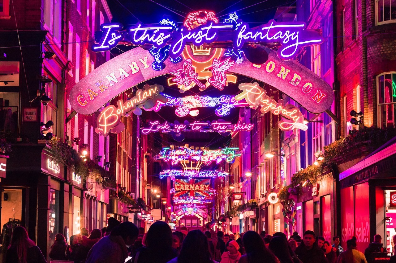 Where to See Christmas Lights in London